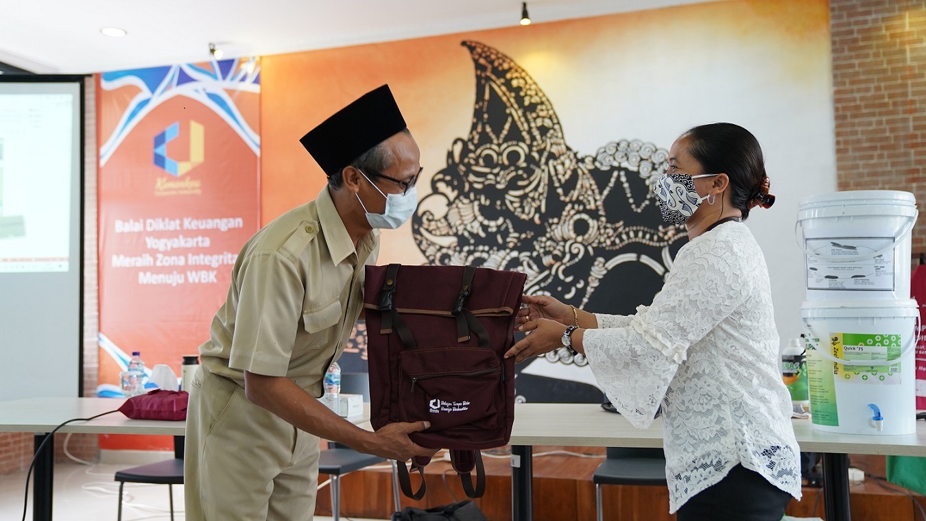 Belajar Mengelola Sampah Rumah Tangga dengan Bijak Langsung dari Ahlinya